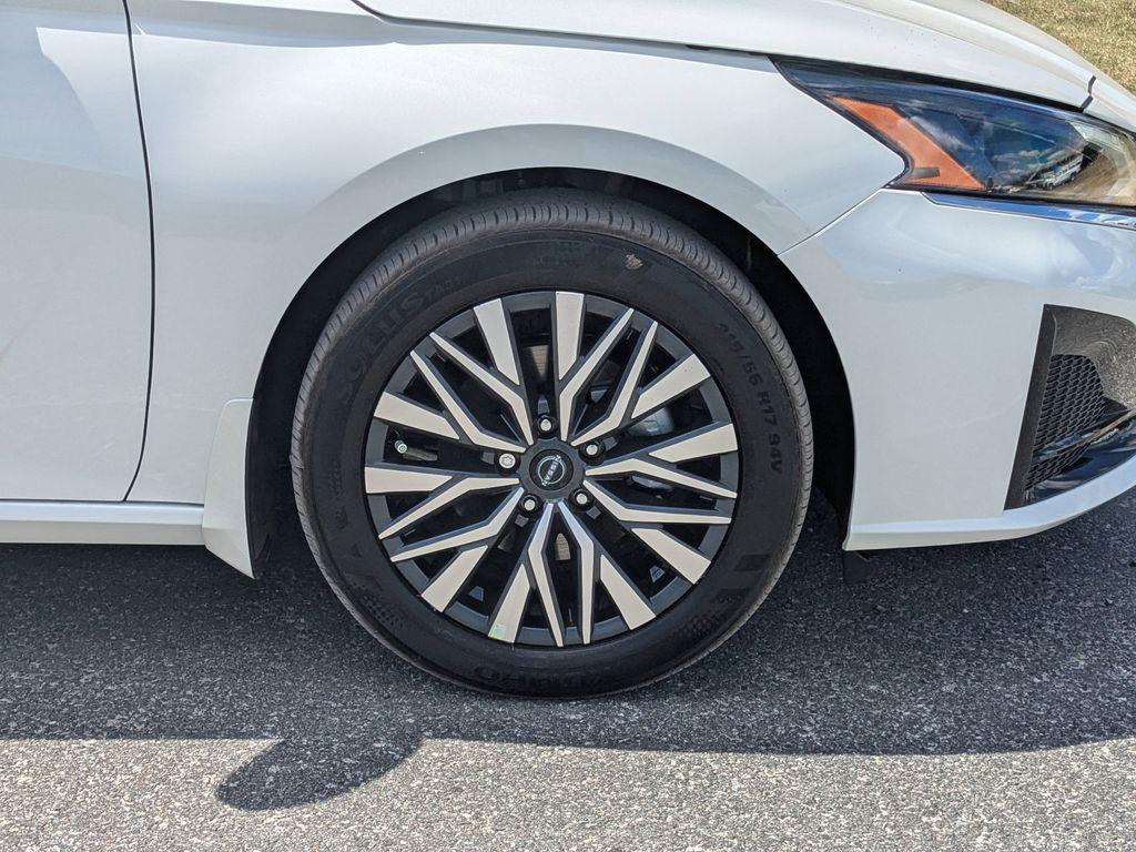 new 2025 Nissan Altima car, priced at $24,805