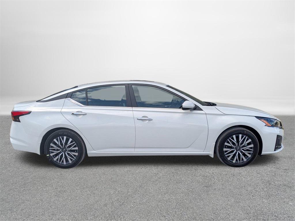 new 2025 Nissan Altima car, priced at $27,305