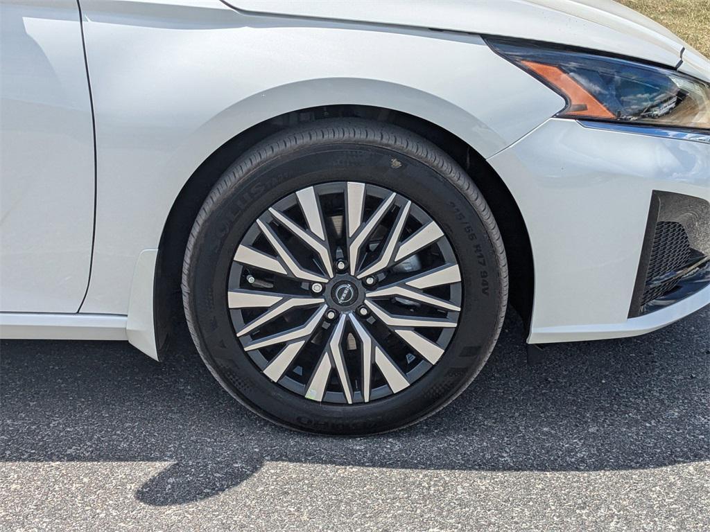 new 2025 Nissan Altima car, priced at $27,305