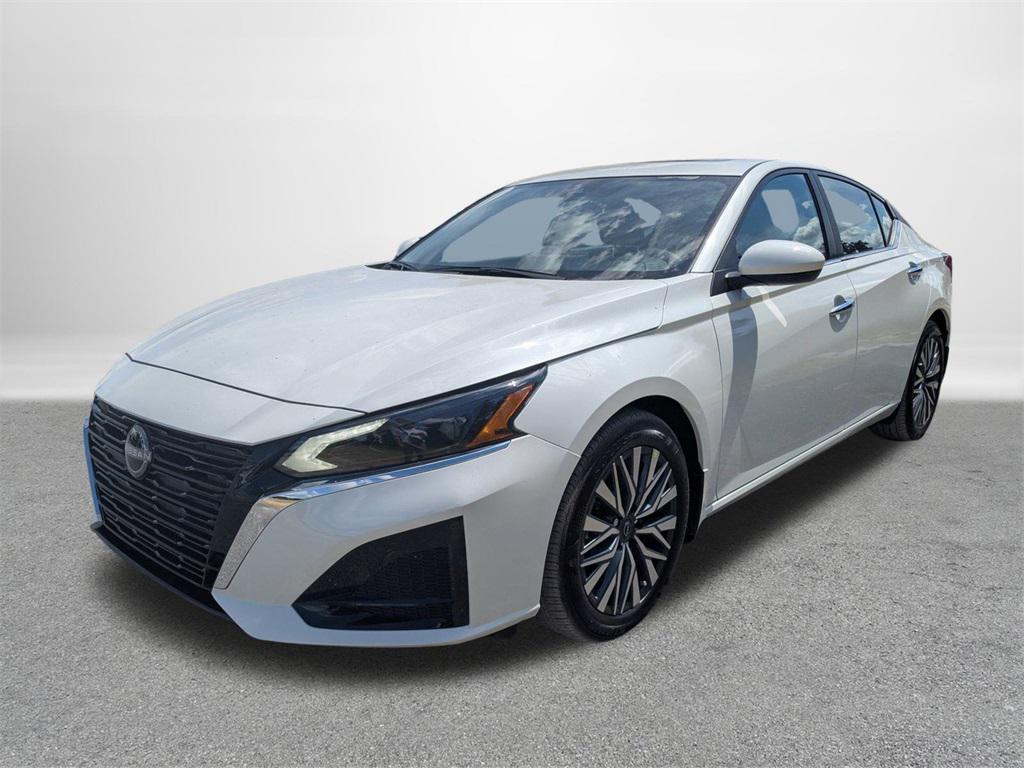 new 2025 Nissan Altima car, priced at $27,305