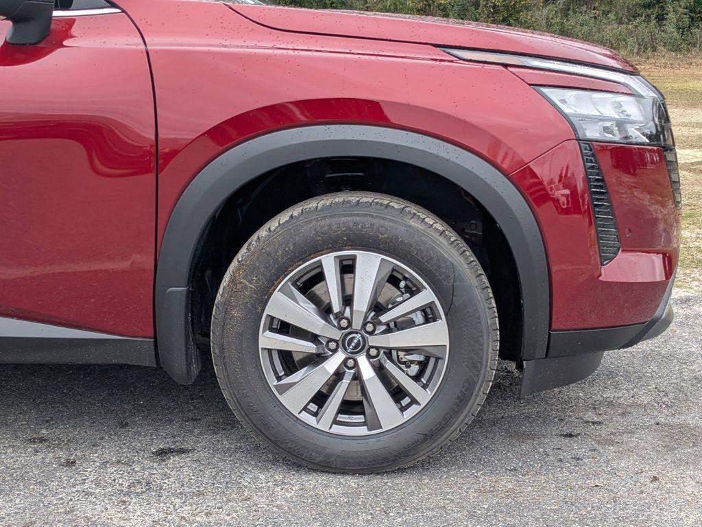 new 2026 Nissan Pathfinder car, priced at $40,015
