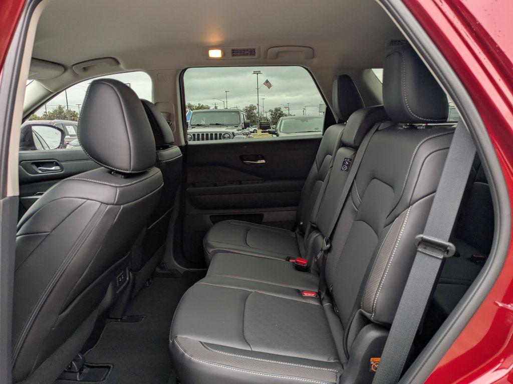 new 2026 Nissan Pathfinder car, priced at $40,015