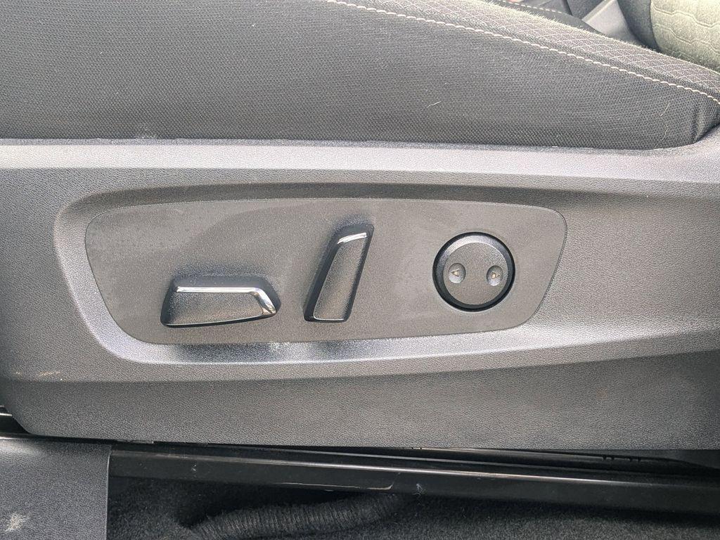 used 2025 Nissan Pathfinder car, priced at $28,167