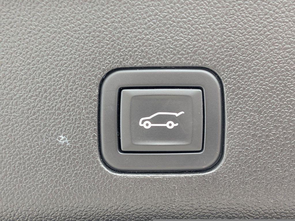 used 2023 GMC Yukon car, priced at $55,413