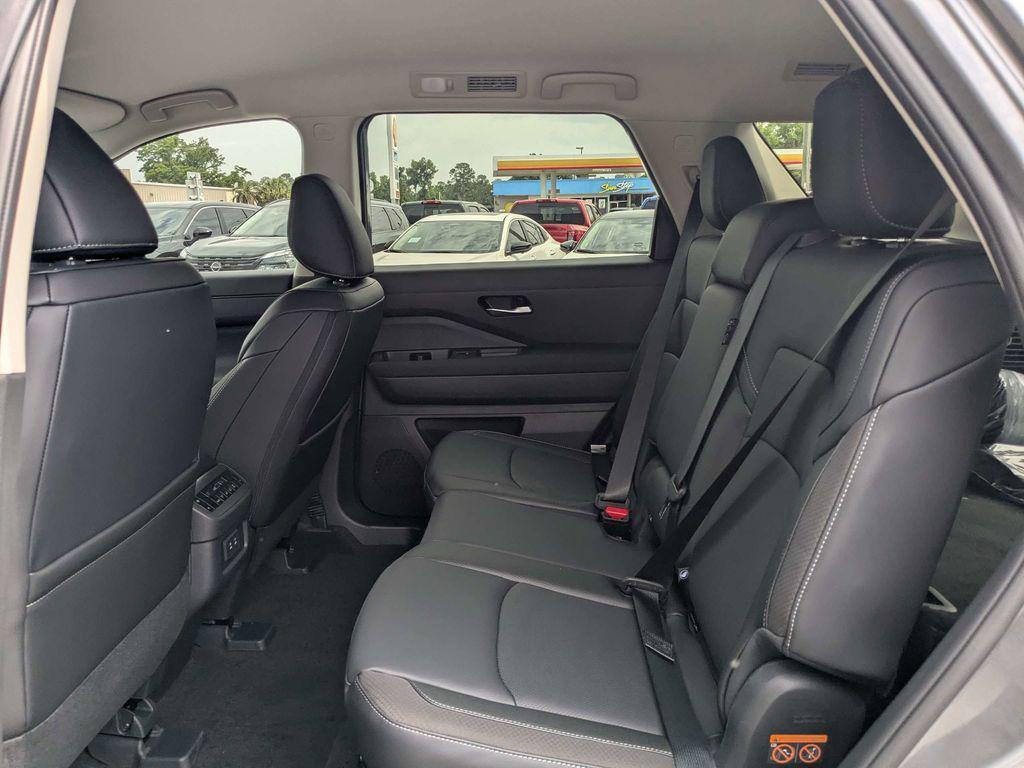 new 2026 Nissan Pathfinder car, priced at $40,250