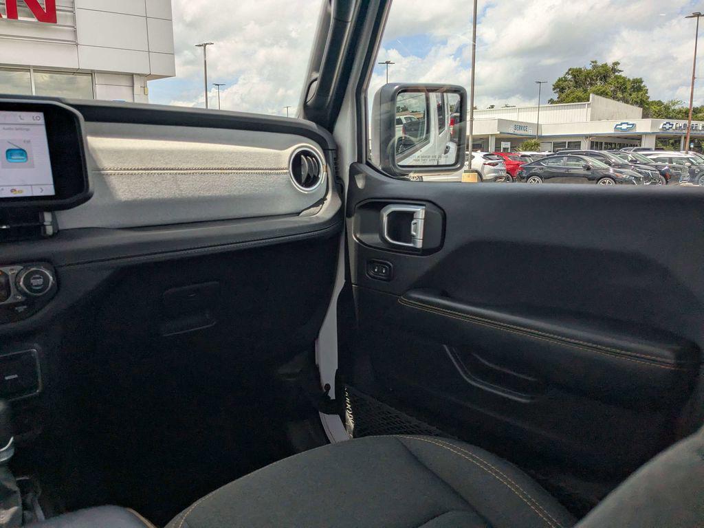 used 2025 Jeep Wrangler car, priced at $34,274