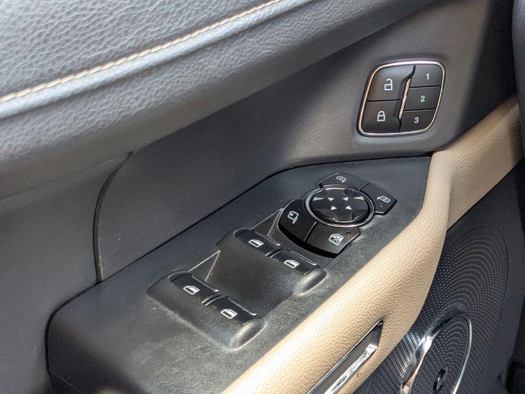 used 2023 Ford Expedition car, priced at $37,987