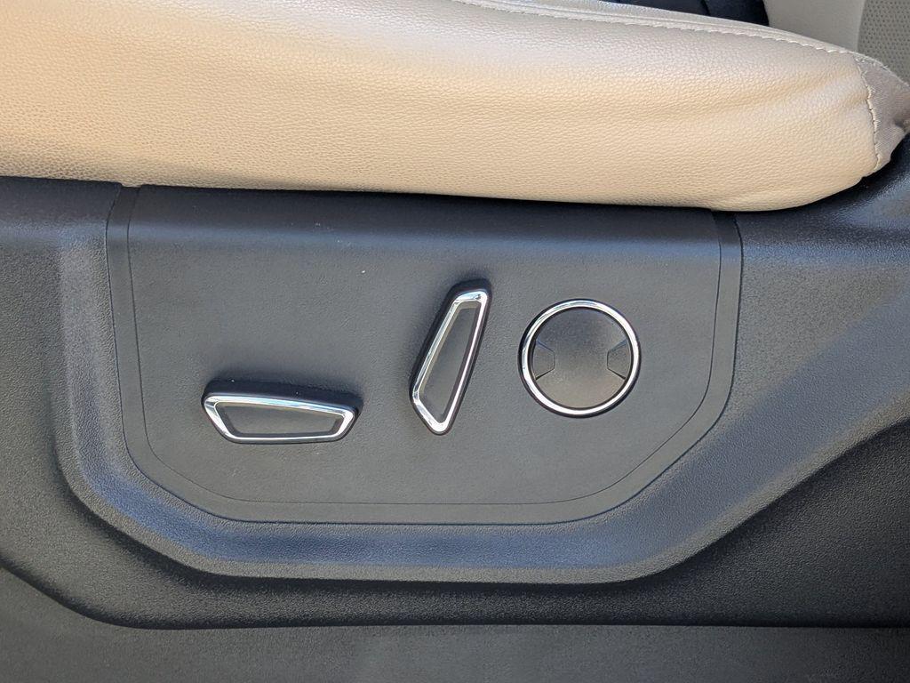 used 2023 Ford Expedition car, priced at $37,987