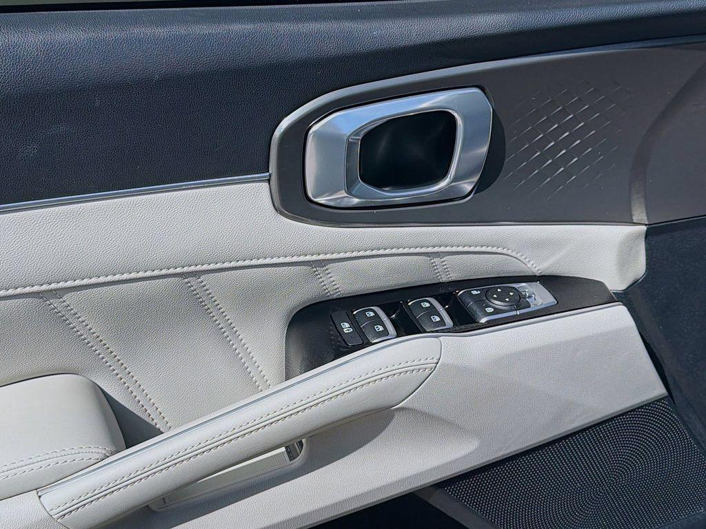 used 2022 Kia Sorento car, priced at $28,179