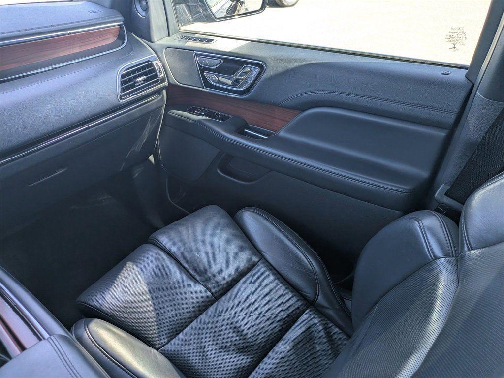 used 2022 Lincoln Navigator car, priced at $38,989