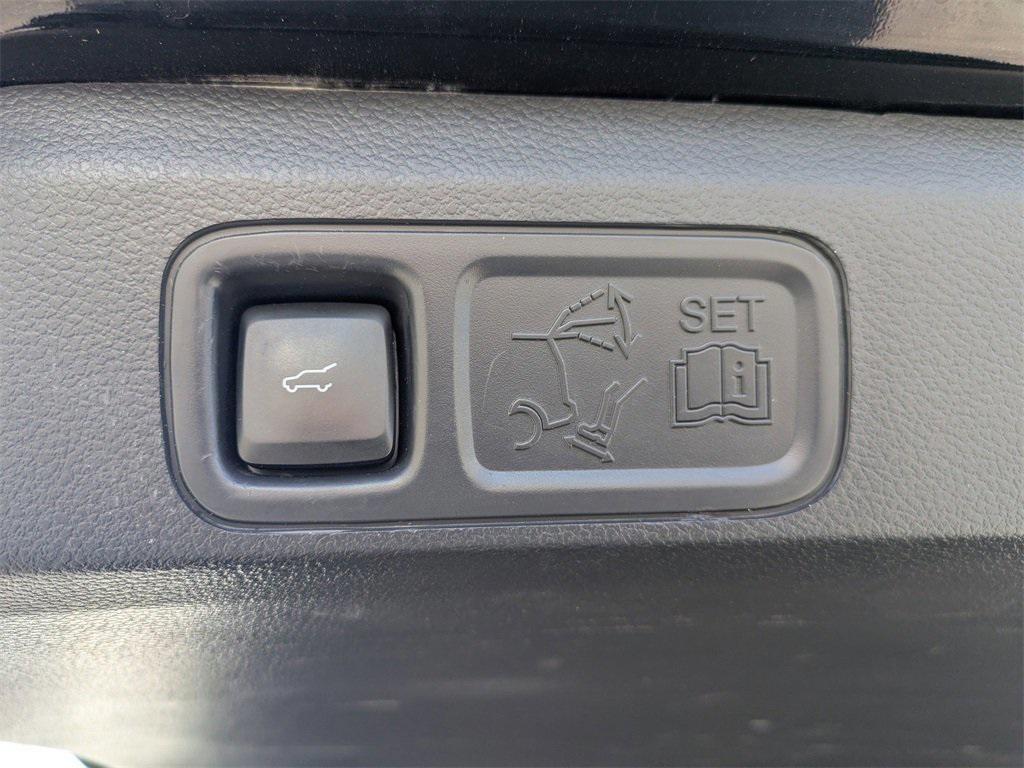 used 2022 Lincoln Navigator car, priced at $41,893