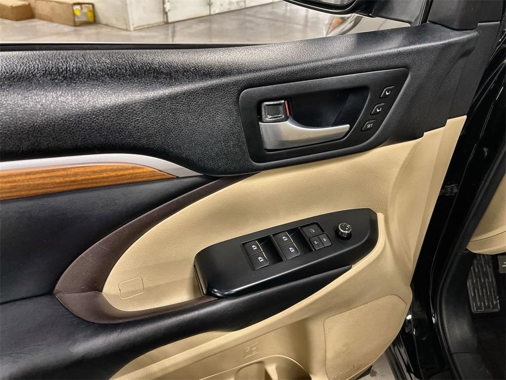 used 2018 Toyota Highlander car, priced at $21,993