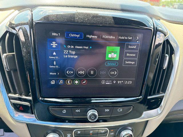 used 2022 Chevrolet Traverse car, priced at $23,389