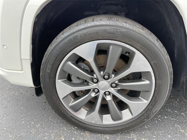 used 2019 Jeep Cherokee car, priced at $15,888