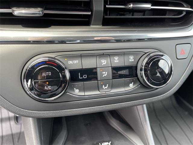 new 2025 Buick Envista car, priced at $26,925