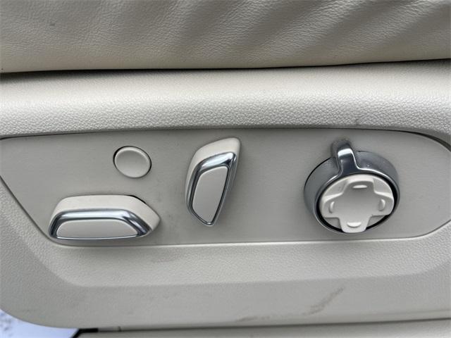 used 2022 Cadillac Escalade ESV car, priced at $62,990