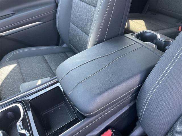 used 2025 Chevrolet Traverse car, priced at $36,990