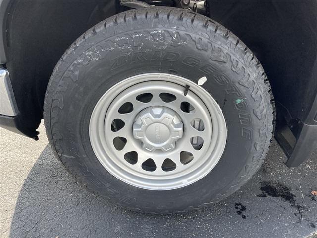 new 2025 GMC Sierra 1500 car, priced at $40,530