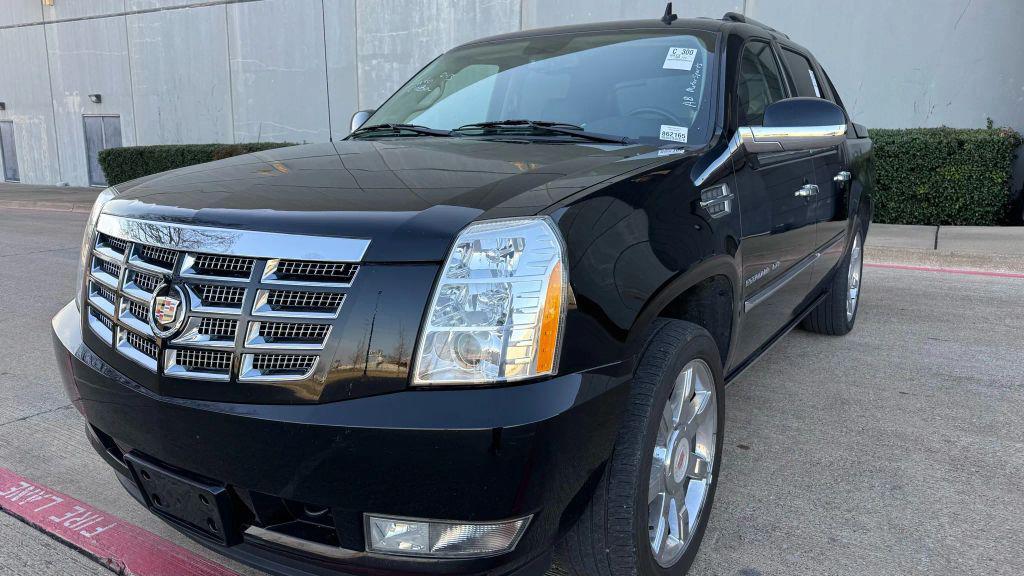 used 2013 Cadillac Escalade EXT car, priced at $29,988