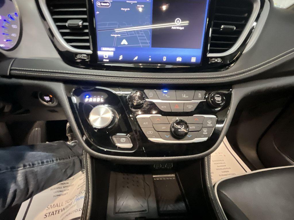 used 2025 Chrysler Pacifica car, priced at $36,583