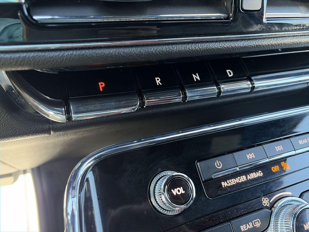 used 2024 Lincoln Navigator car, priced at $68,464