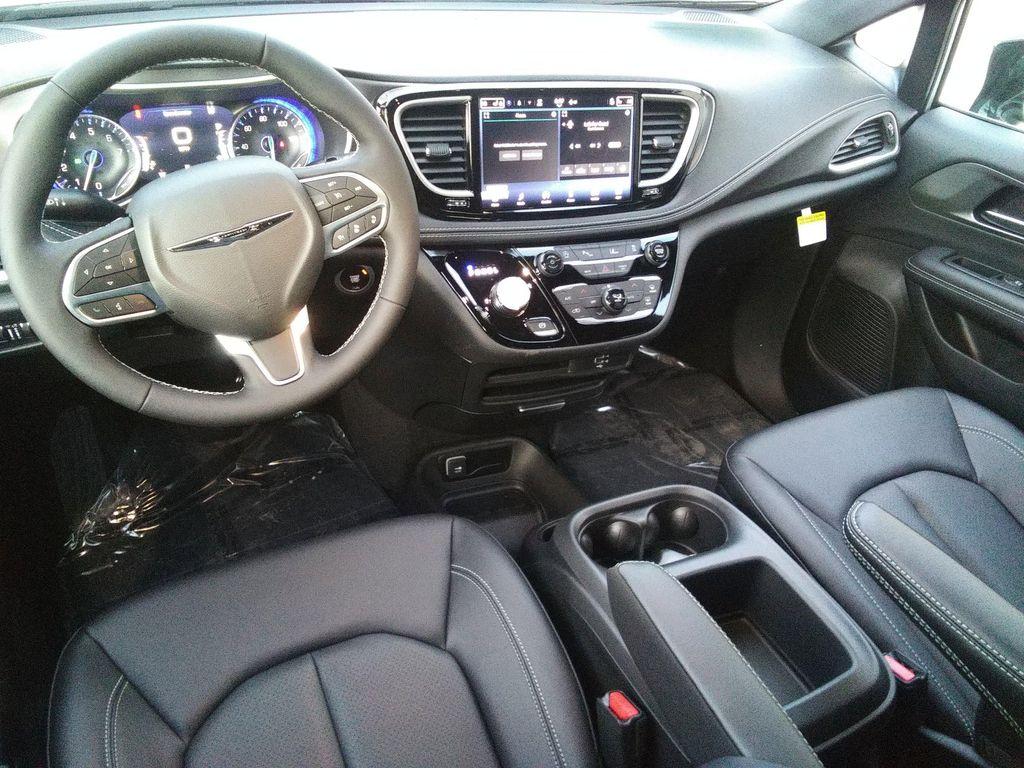 new 2026 Chrysler Pacifica car, priced at $45,477