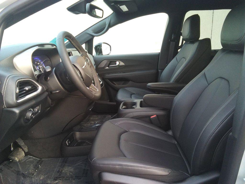 new 2026 Chrysler Pacifica car, priced at $45,477