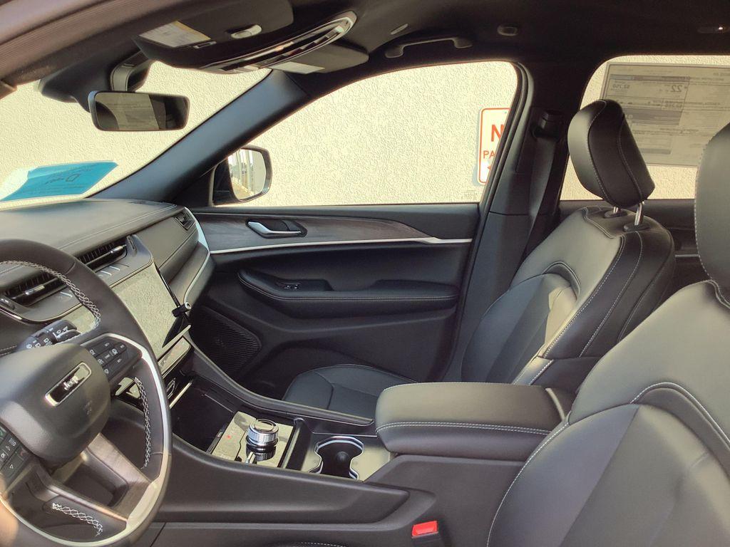 new 2026 Jeep Grand Cherokee car, priced at $43,710