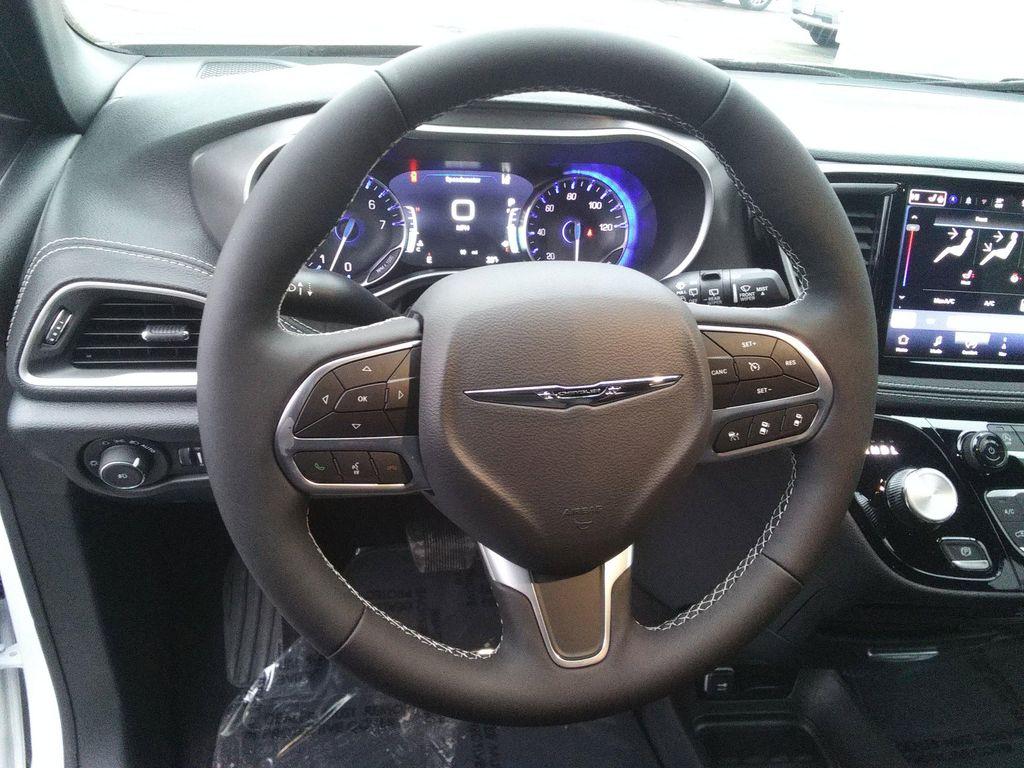 new 2026 Chrysler Pacifica car, priced at $45,977