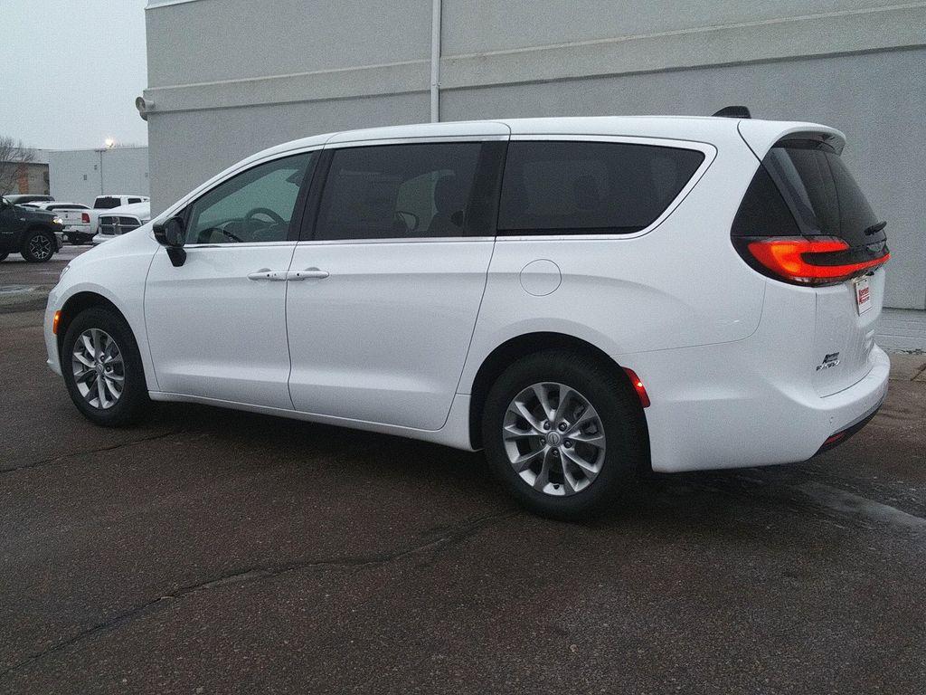 new 2026 Chrysler Pacifica car, priced at $45,977