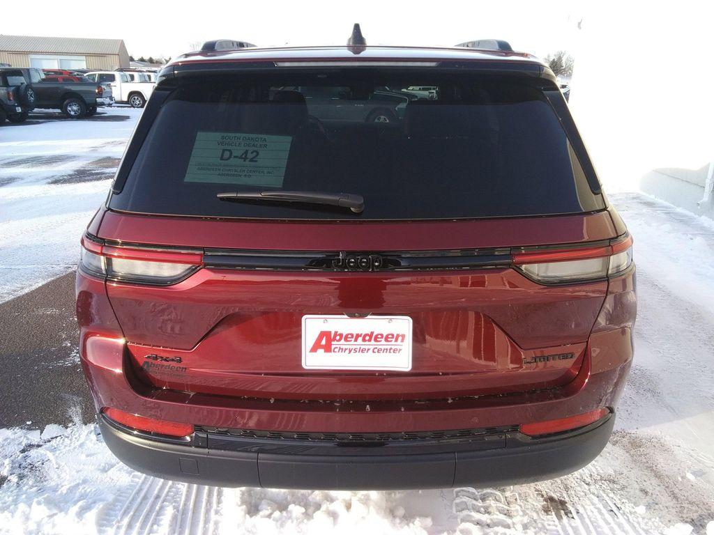 new 2025 Jeep Grand Cherokee car, priced at $47,477