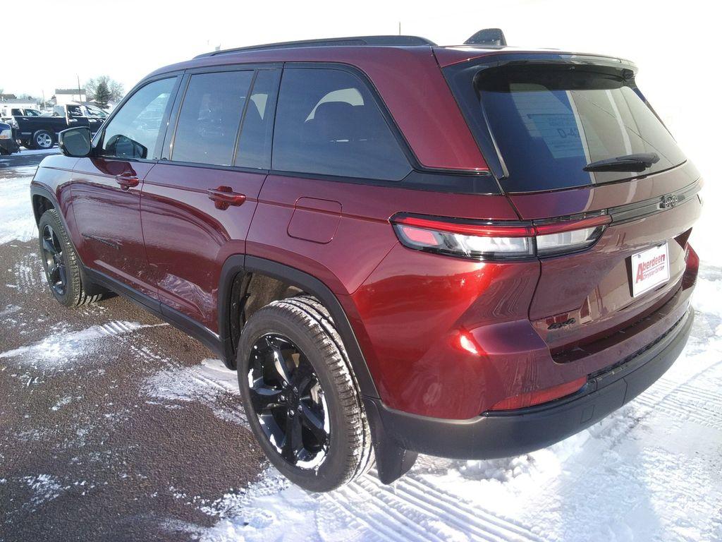 new 2025 Jeep Grand Cherokee car, priced at $47,477