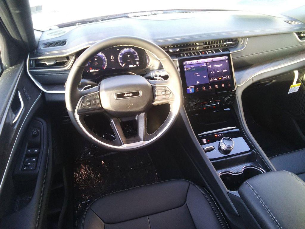 new 2025 Jeep Grand Cherokee car, priced at $47,477