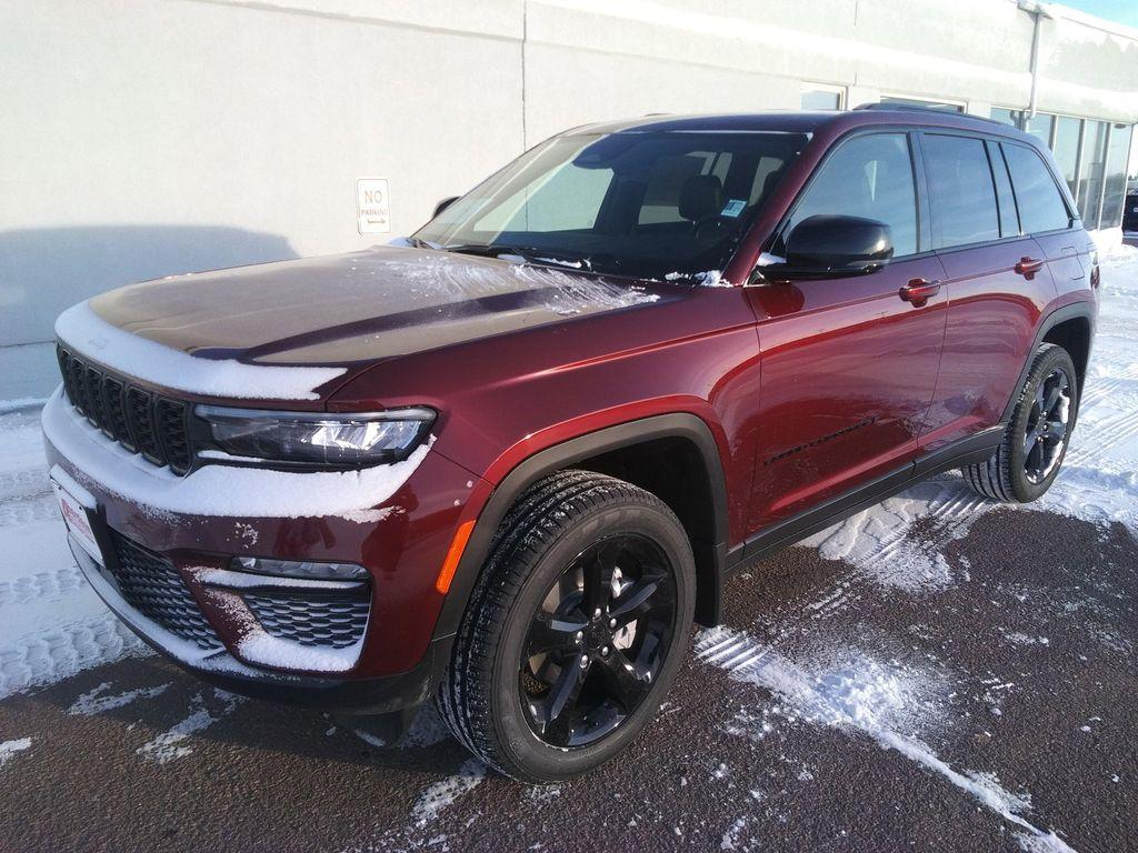 new 2025 Jeep Grand Cherokee car, priced at $47,477