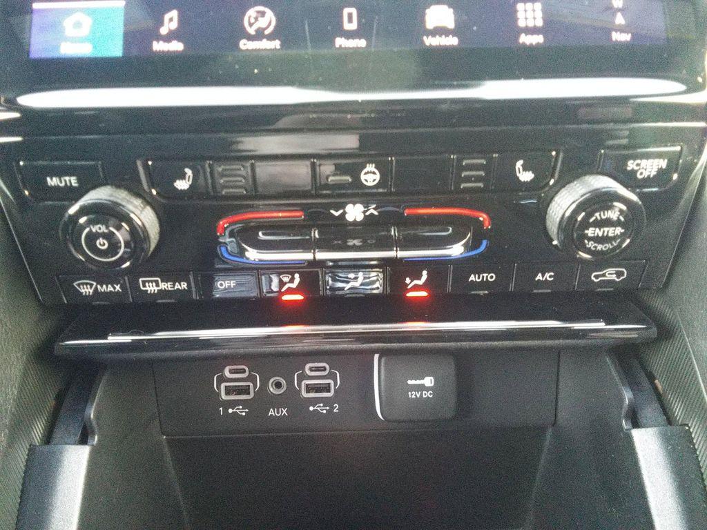 new 2025 Jeep Grand Cherokee car, priced at $47,477