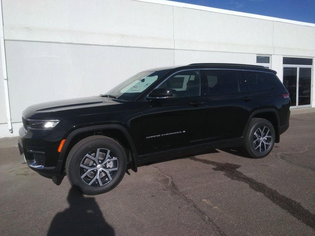 new 2025 Jeep Grand Cherokee L car, priced at $46,977