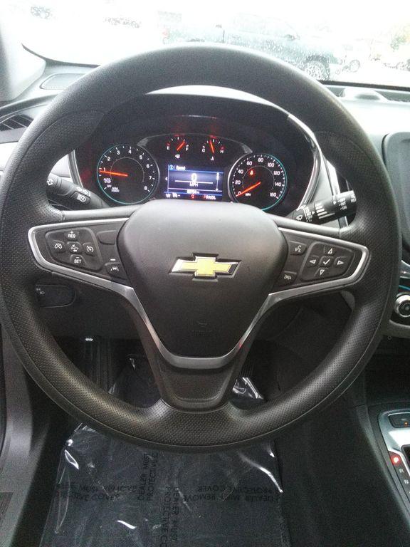 used 2023 Chevrolet Equinox car, priced at $17,925