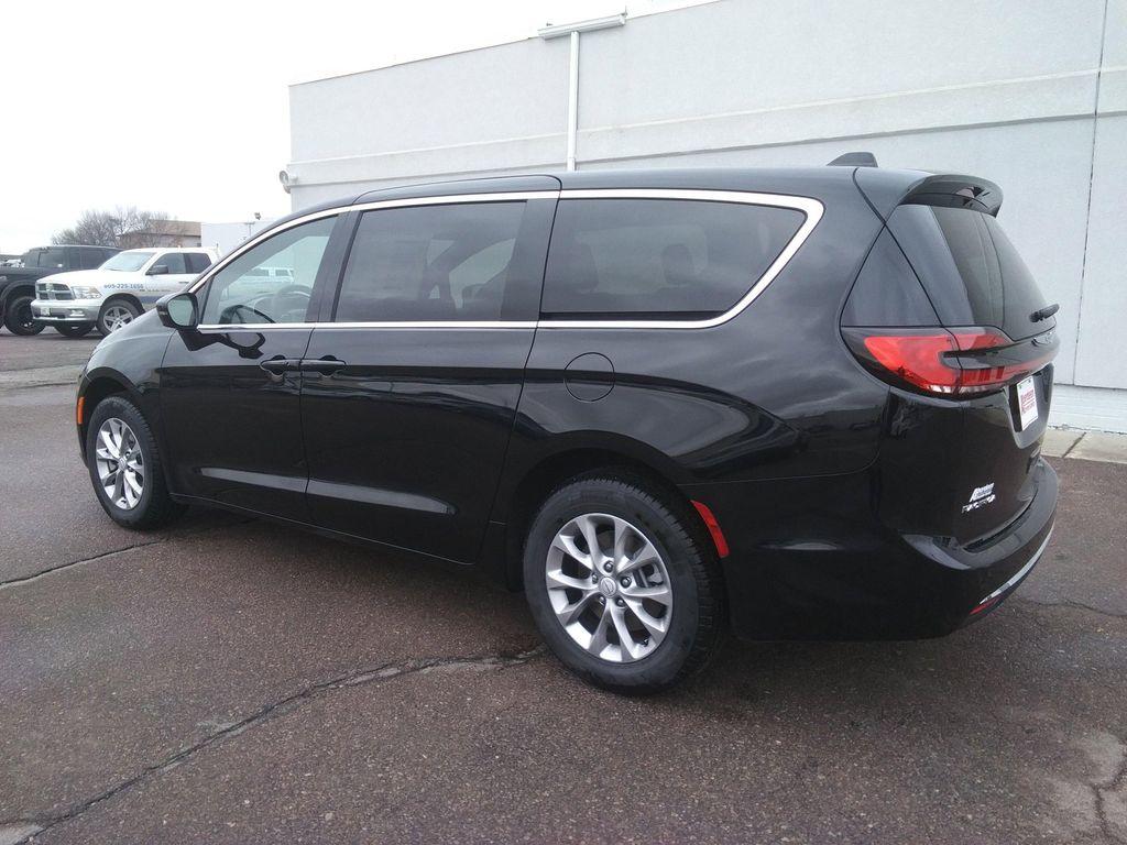 new 2026 Chrysler Pacifica car, priced at $45,977