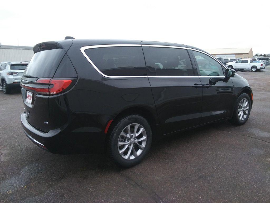 new 2026 Chrysler Pacifica car, priced at $45,977