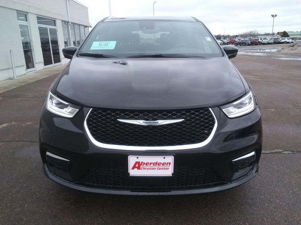 new 2026 Chrysler Pacifica car, priced at $45,977