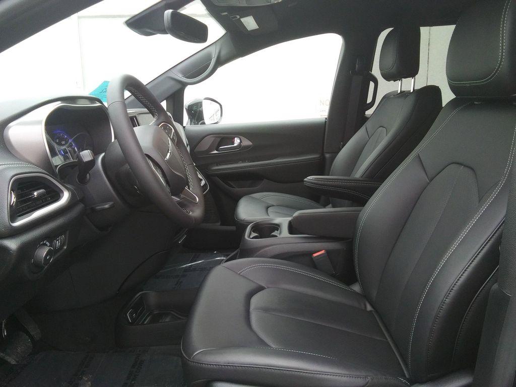 new 2026 Chrysler Pacifica car, priced at $45,977