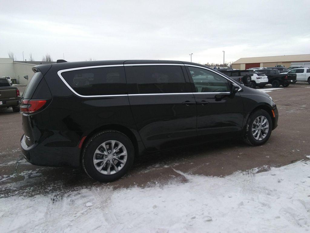 new 2026 Chrysler Pacifica car, priced at $49,977