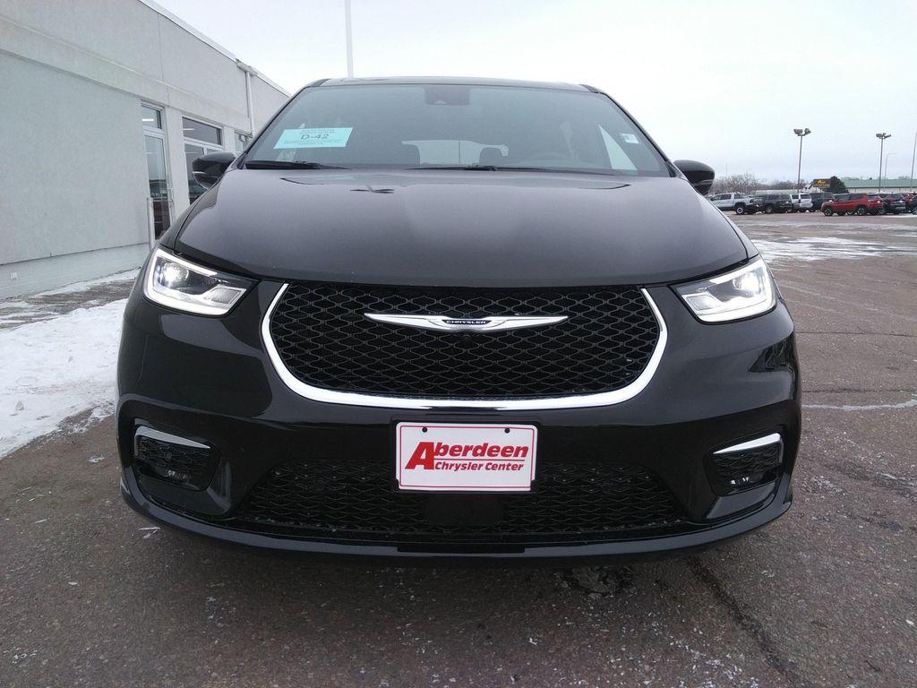 new 2026 Chrysler Pacifica car, priced at $49,977