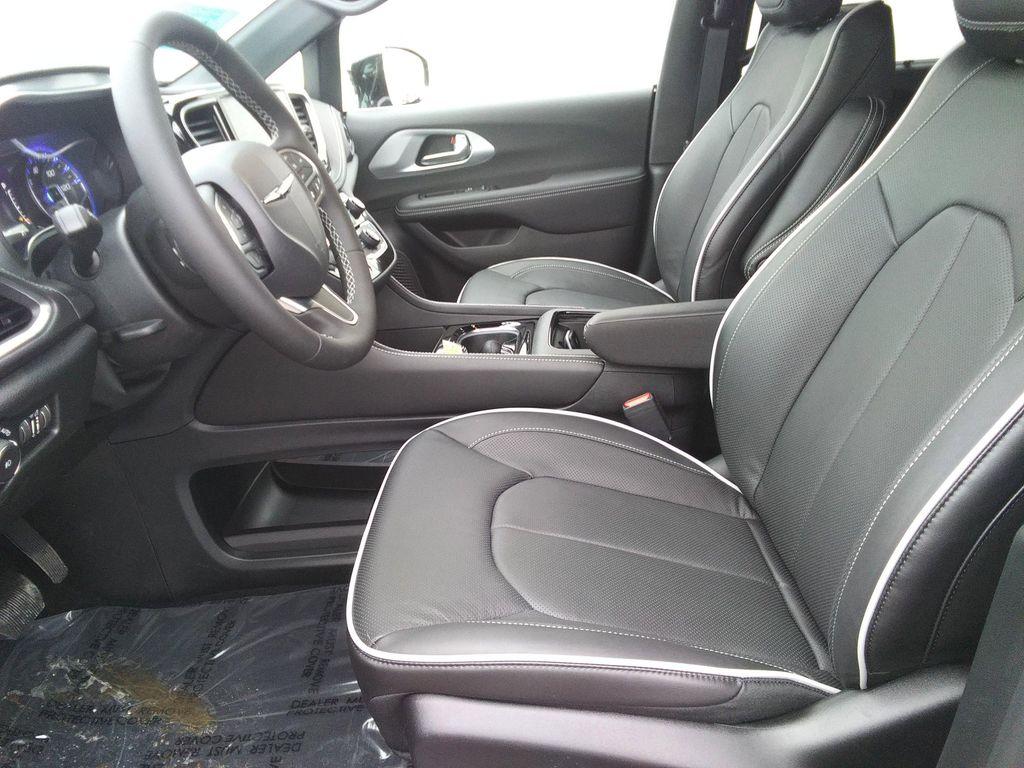 new 2026 Chrysler Pacifica car, priced at $49,977