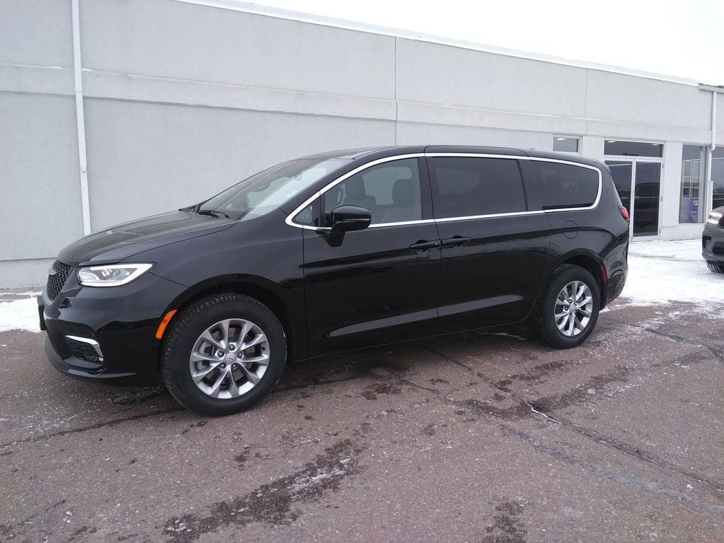 new 2026 Chrysler Pacifica car, priced at $49,977