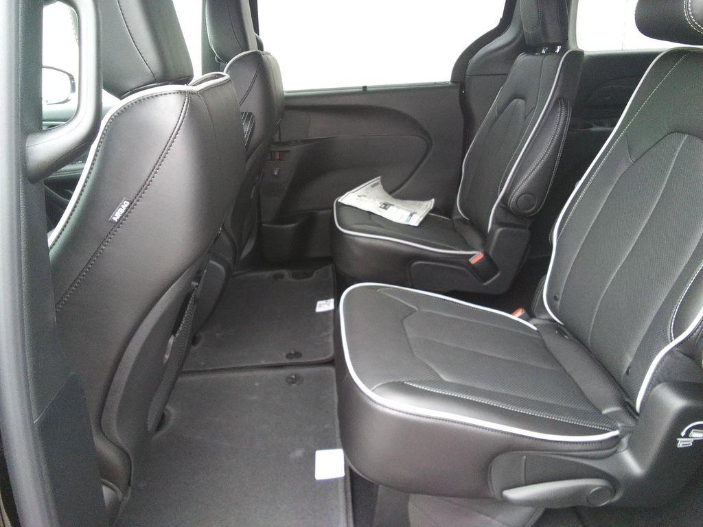 new 2026 Chrysler Pacifica car, priced at $49,977