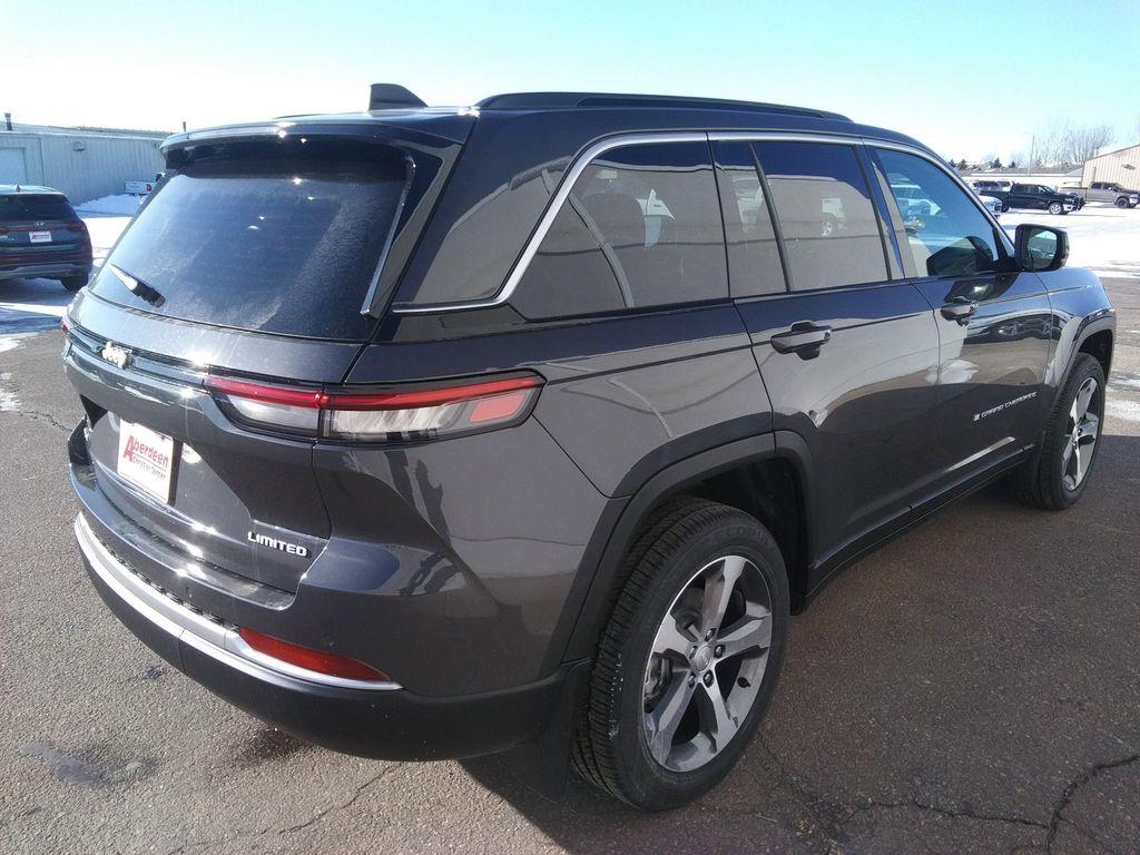 new 2026 Jeep Grand Cherokee car, priced at $49,977