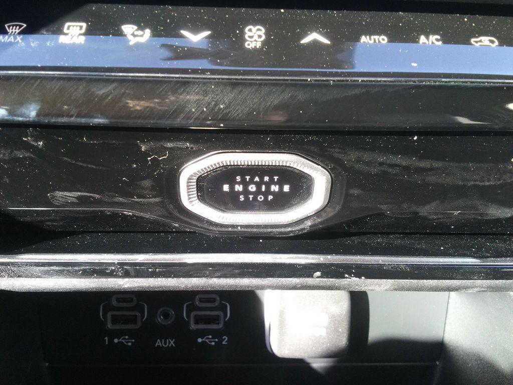 new 2026 Jeep Grand Cherokee car, priced at $49,977