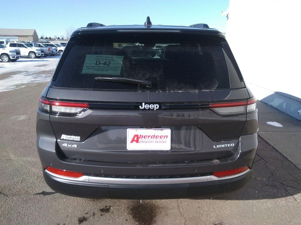 new 2026 Jeep Grand Cherokee car, priced at $49,977