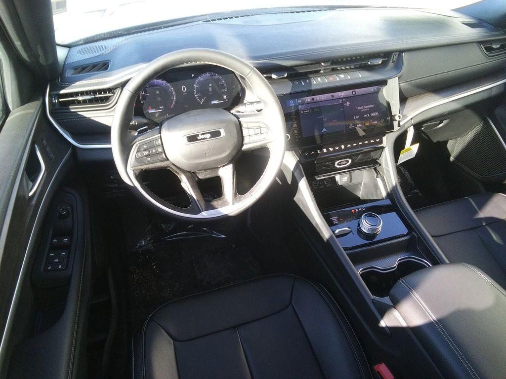 new 2026 Jeep Grand Cherokee car, priced at $49,977